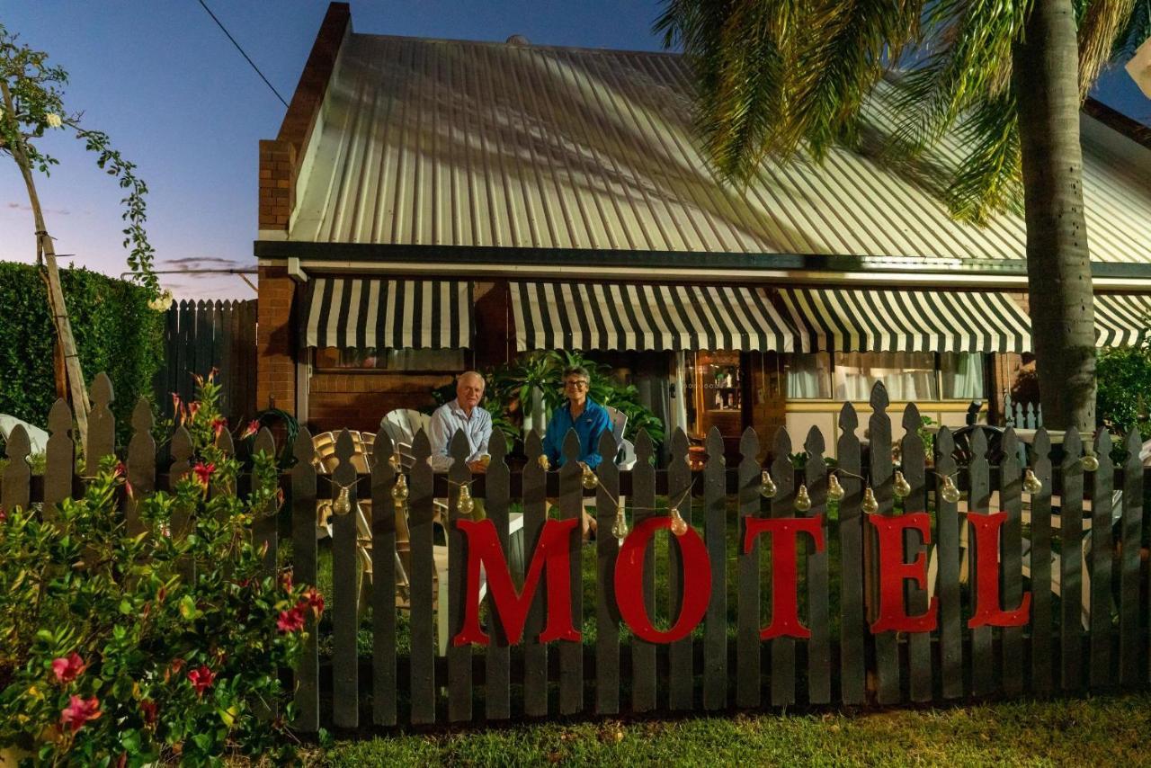 Country Pathfinder Motor Inn Dalby Exteriér fotografie